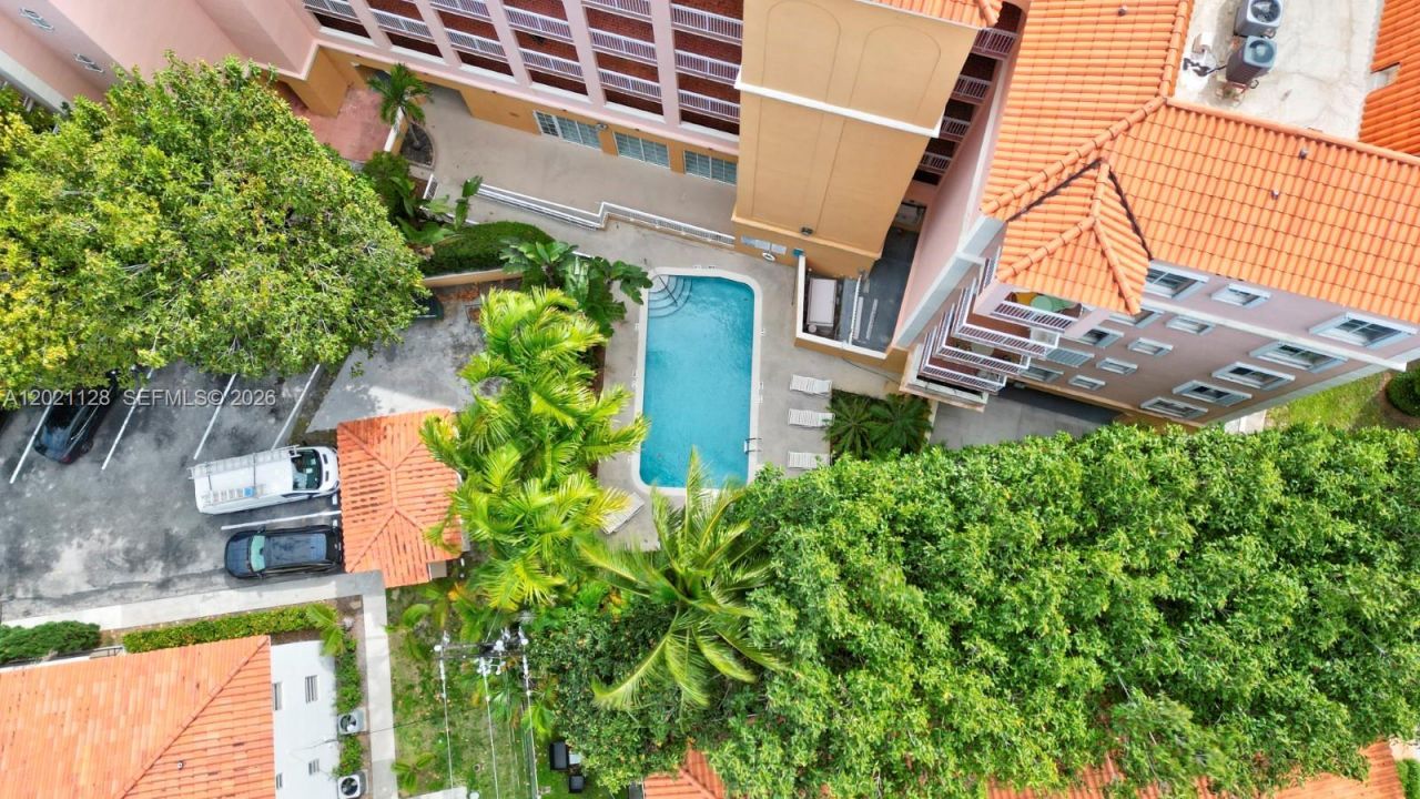 1 Alhambra Cir , Unit 601, Coral Gables, FL 33134 Photo