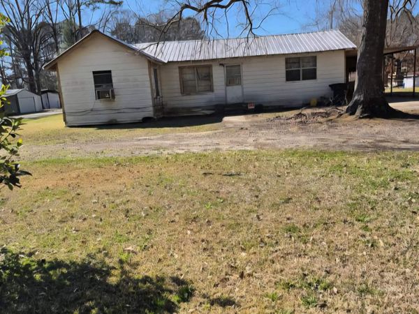 303 Western Auto Road , Crossett, AR 71635