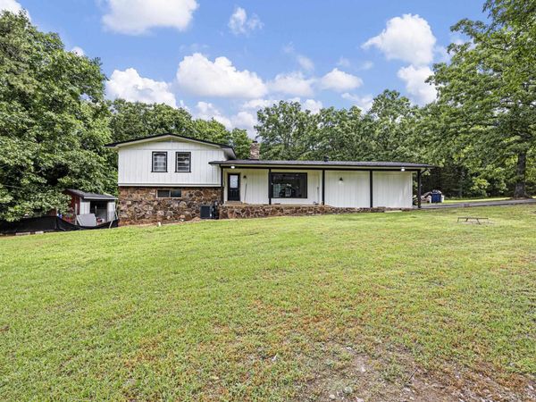 1878 Paradise Acres Road , Russellville, AR 72802