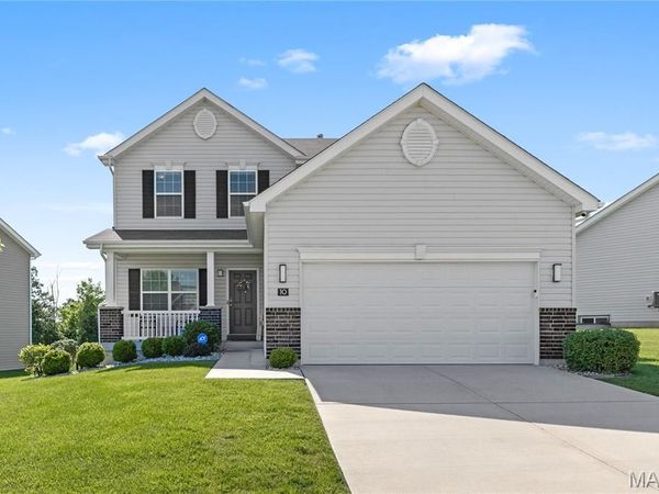10 Hidden Bluffs Drive, Lake St Louis, MO 63367
