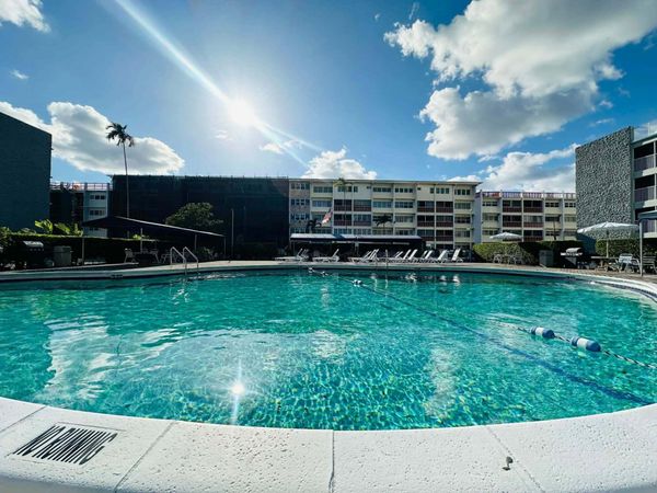 330 SE 2nd Street, Unit 404g, Hallandale Beach, FL 33009