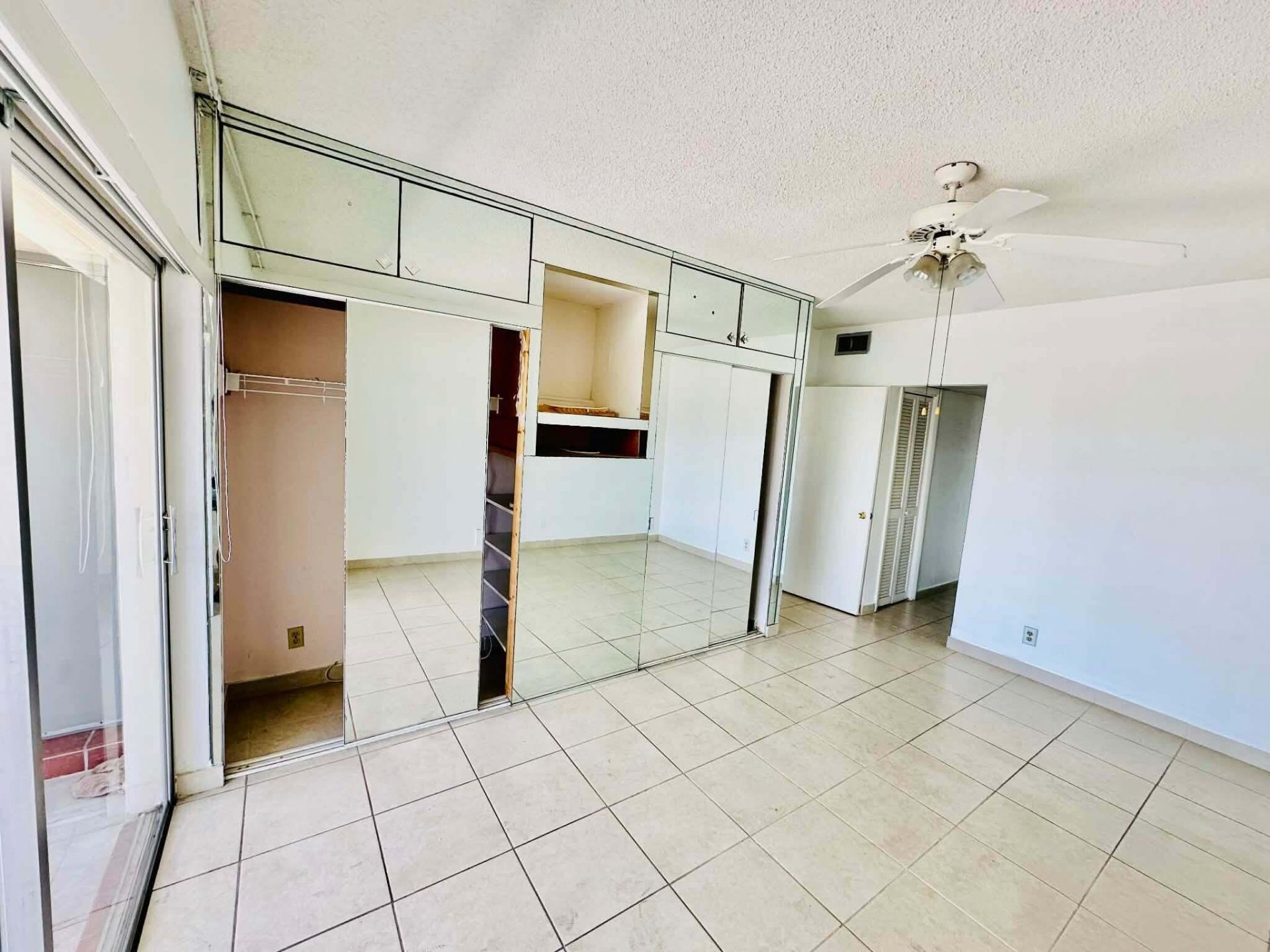 330 SE 2nd Street, Unit 404g, Hallandale Beach, FL 33009 Photo
