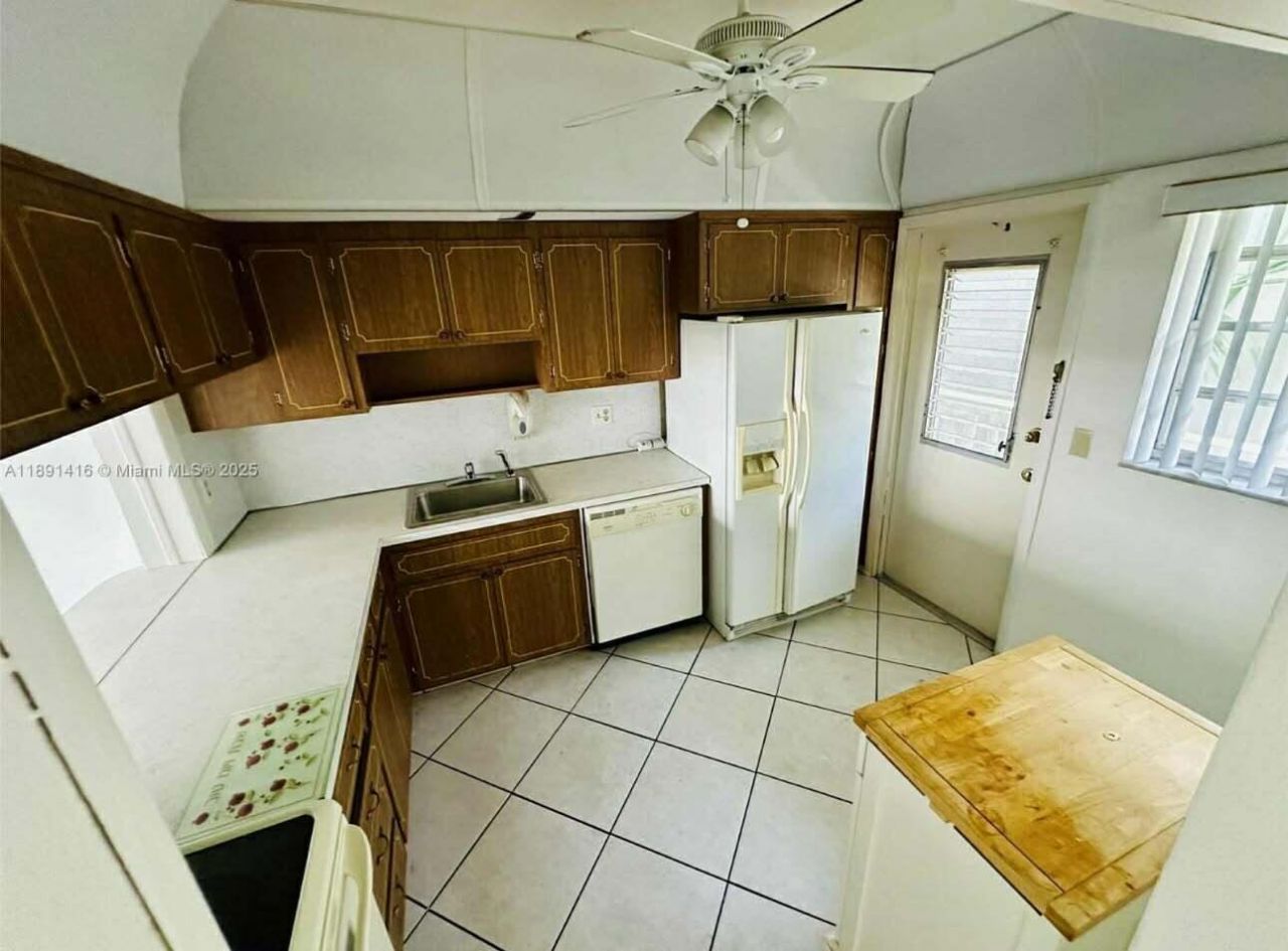 330 SE 2nd Street, Unit 404g, Hallandale Beach, FL 33009 Photo