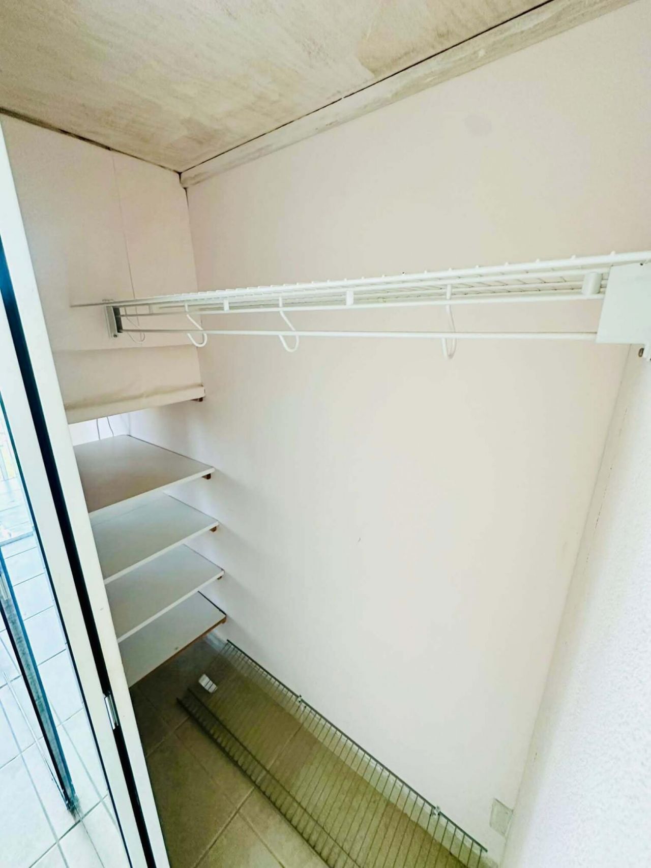 330 SE 2nd Street, Unit 404g, Hallandale Beach, FL 33009 Photo