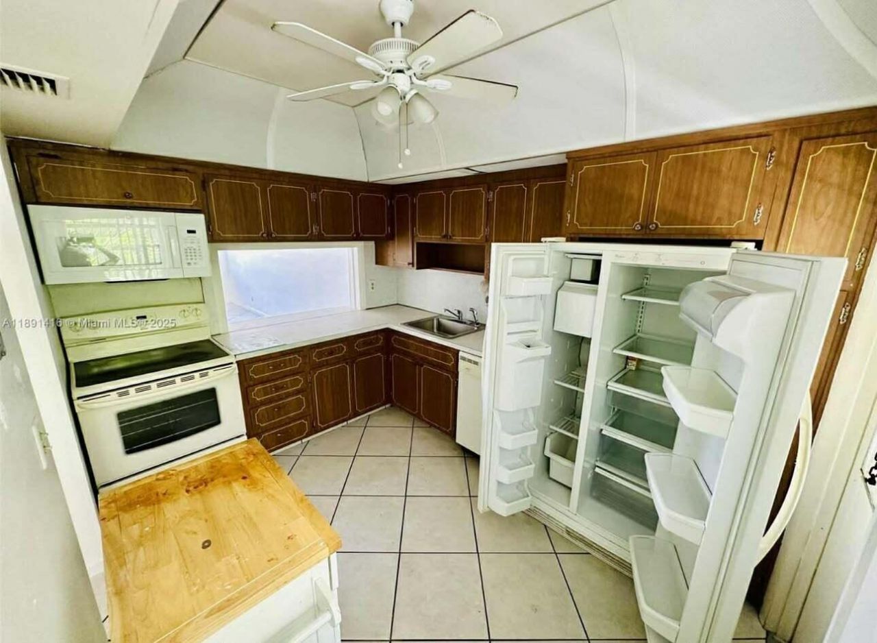 330 SE 2nd Street, Unit 404g, Hallandale Beach, FL 33009 Photo