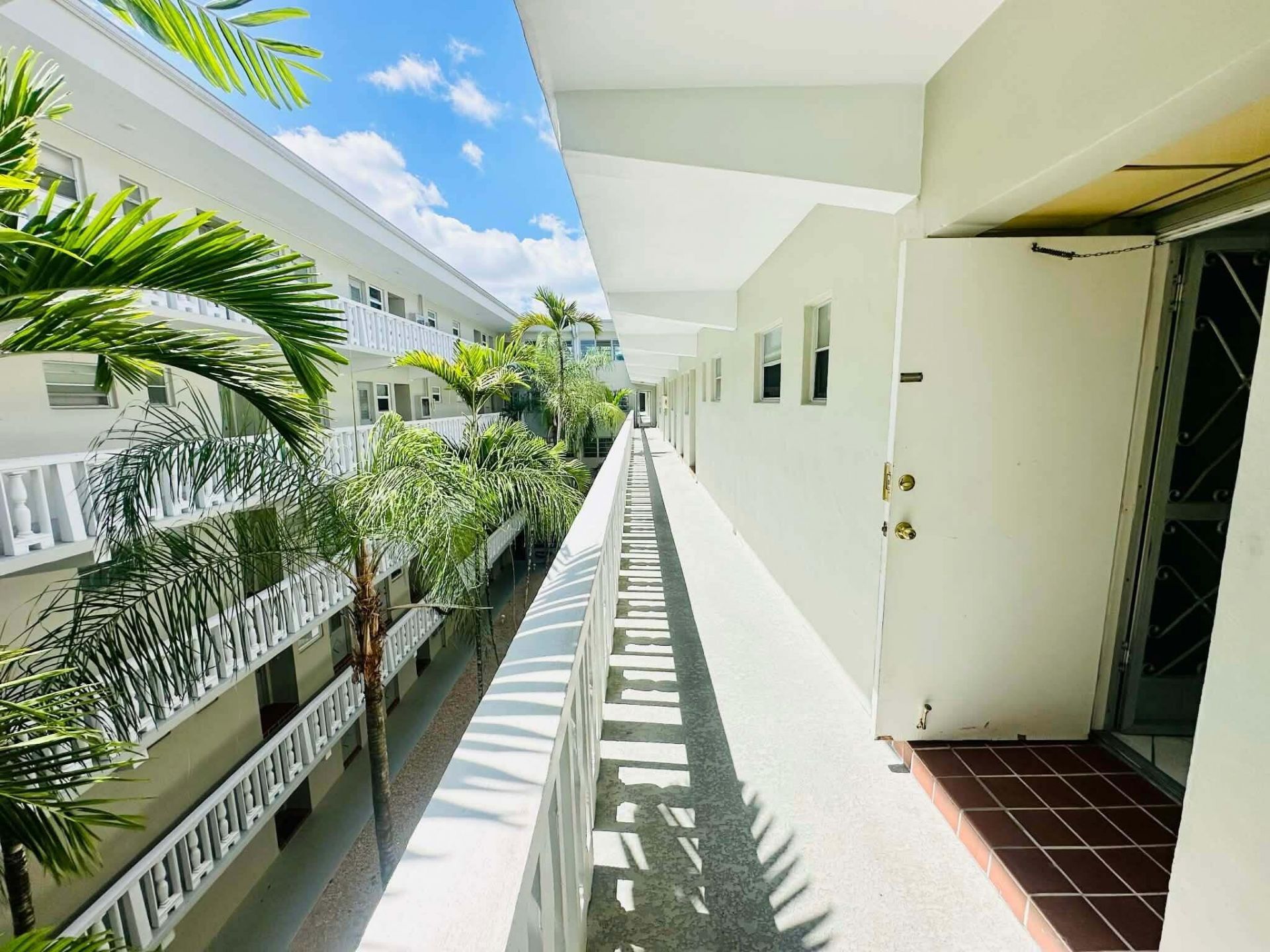 330 SE 2nd Street, Unit 404g, Hallandale Beach, FL 33009 Photo