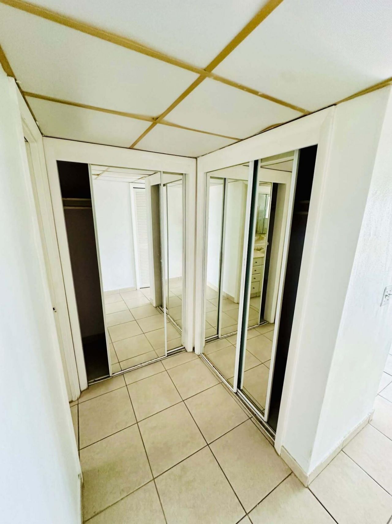 330 SE 2nd Street, Unit 404g, Hallandale Beach, FL 33009 Photo