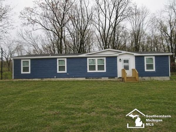 8575 N Rollin Hwy Highway, Addison, MI 49220