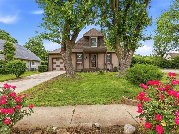 405 S Pine Street, Olathe, KS 66061