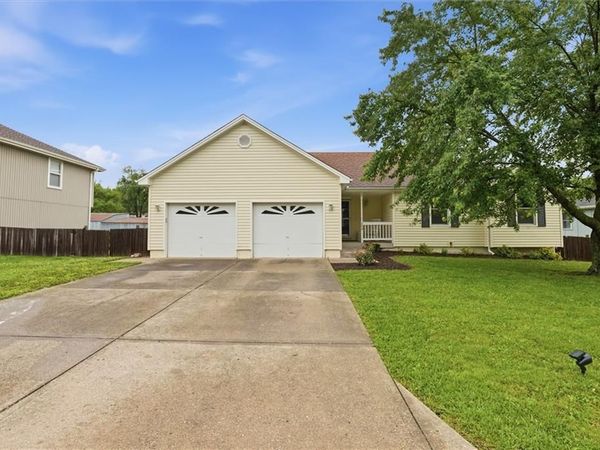 209 Dawn Avenue, Belton, MO 64012