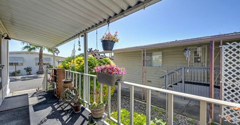 60 Calle Margarita Dr, Elk Grove, CA 95624 Photo