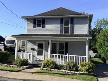 411 Oakdale Avenue, Bridgeport, WV 26301
