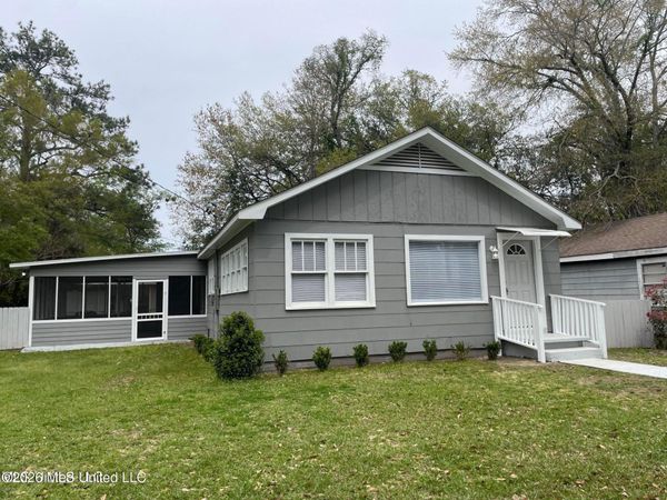 1509 Bowen Avenue, Ocean Springs, MS 39564