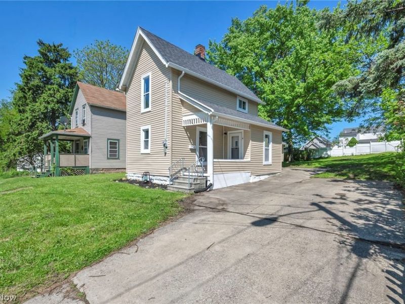 1 Smith Court , Elyria, OH 44035 Photo 2