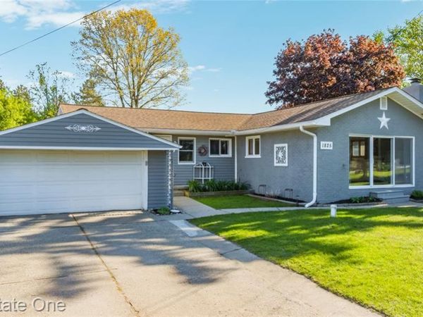 1825 Luneta, Commerce Twp, MI 48382