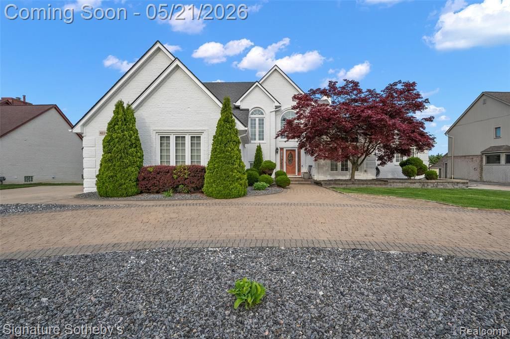 42280 Locklin Drive, Sterling Heights, MI 48314 Main Photo