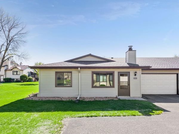 8646 S Maplebrook Circle, Brooklyn Park, MN 55445