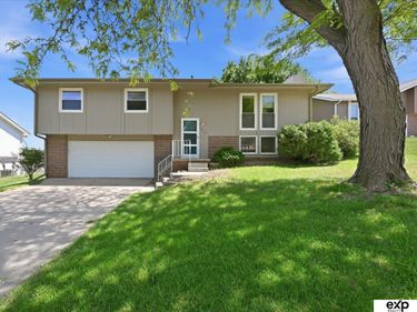 5819 N 127th Avenue Circle , Omaha, NE 68164