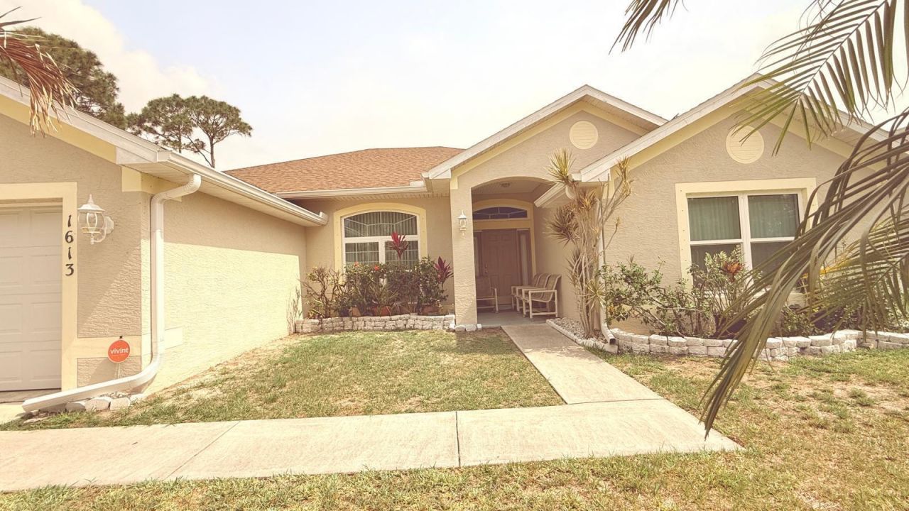 1613 SW Whipple Avenue, Port Saint Lucie, FL 34953 Photo