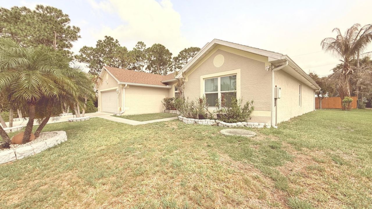 1613 SW Whipple Avenue, Port Saint Lucie, FL 34953 Photo