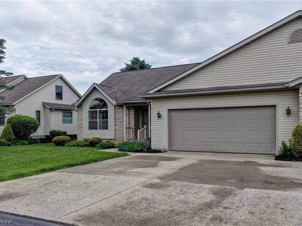 611 Pond View Circle NW, Strasburg, OH 44680