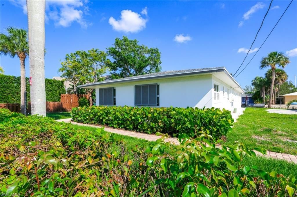 2777 Shoreview Dr, Unit 2, Naples, FL 34112 Photo