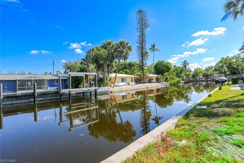 2777 Shoreview Dr, Unit 2, Naples, FL 34112 Photo