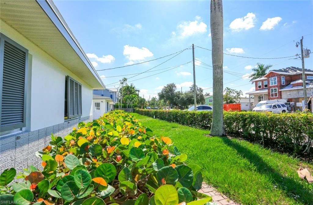 2777 Shoreview Dr, Unit 2, Naples, FL 34112 Photo