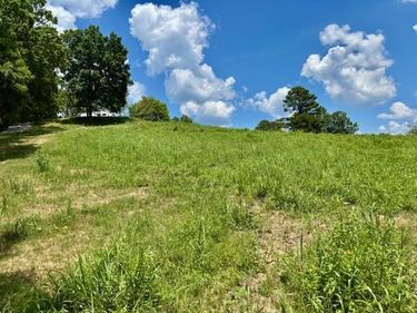 1677 Jackson County High School Road, McKee, KY 40447