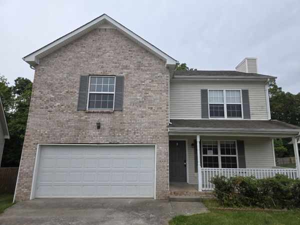 3499 Oak Creek Dr , Clarksville, TN 37040