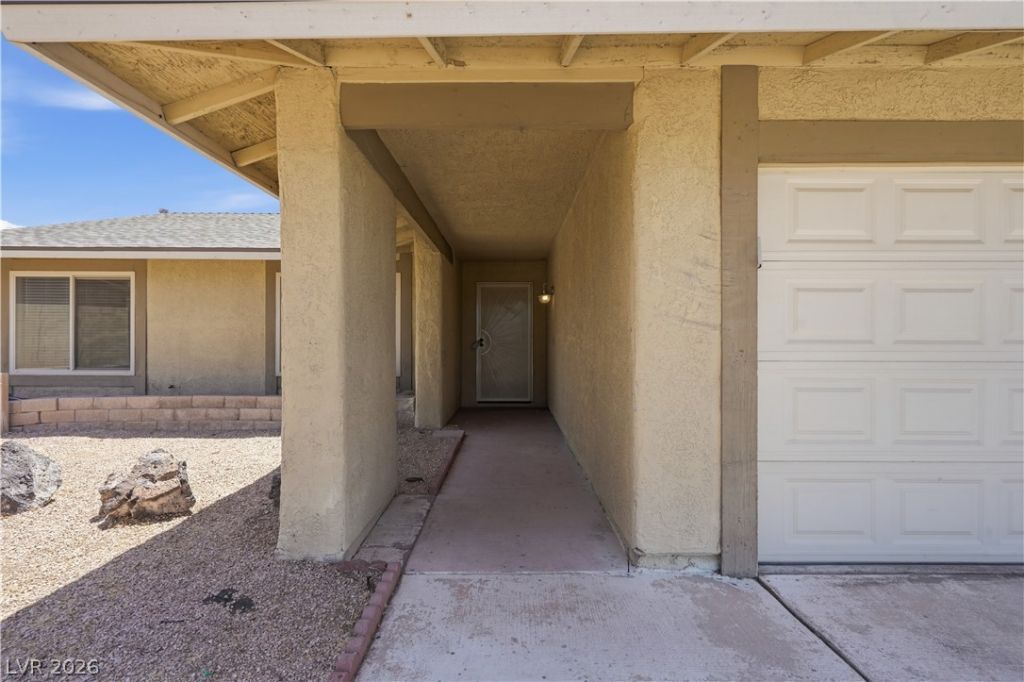6067 Yorkshire Drive, Las Vegas, NV 89156 Main Photo