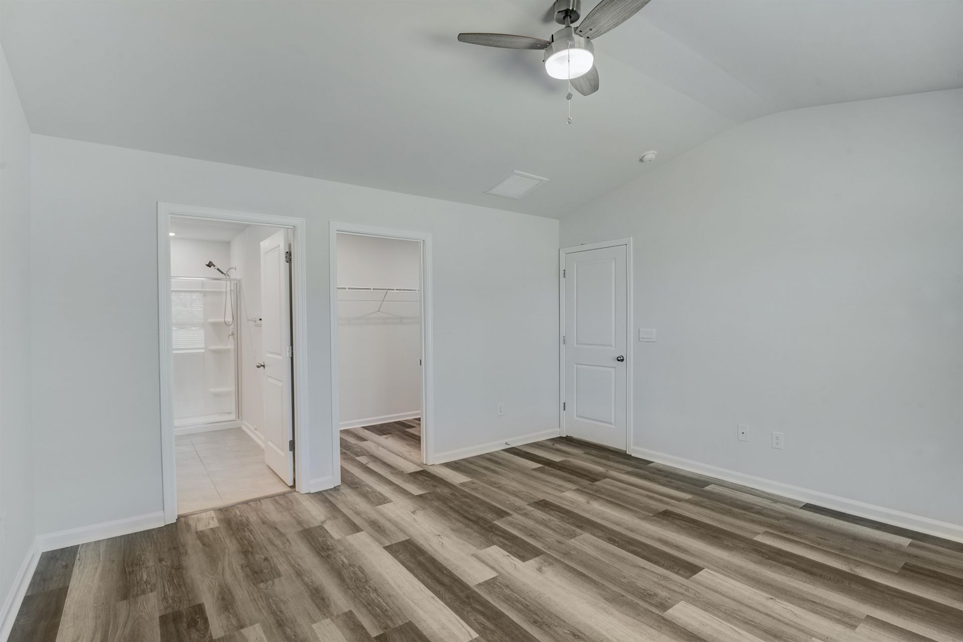 375 Logan St. Photo 16