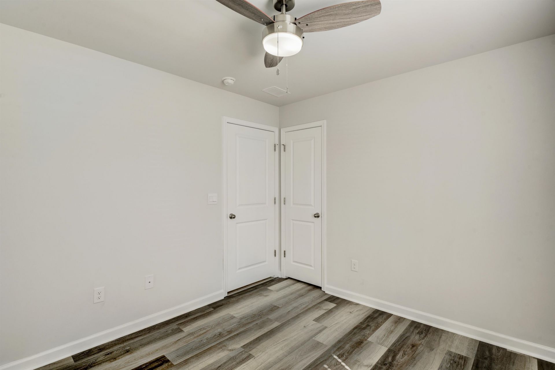 375 Logan St. Photo 21