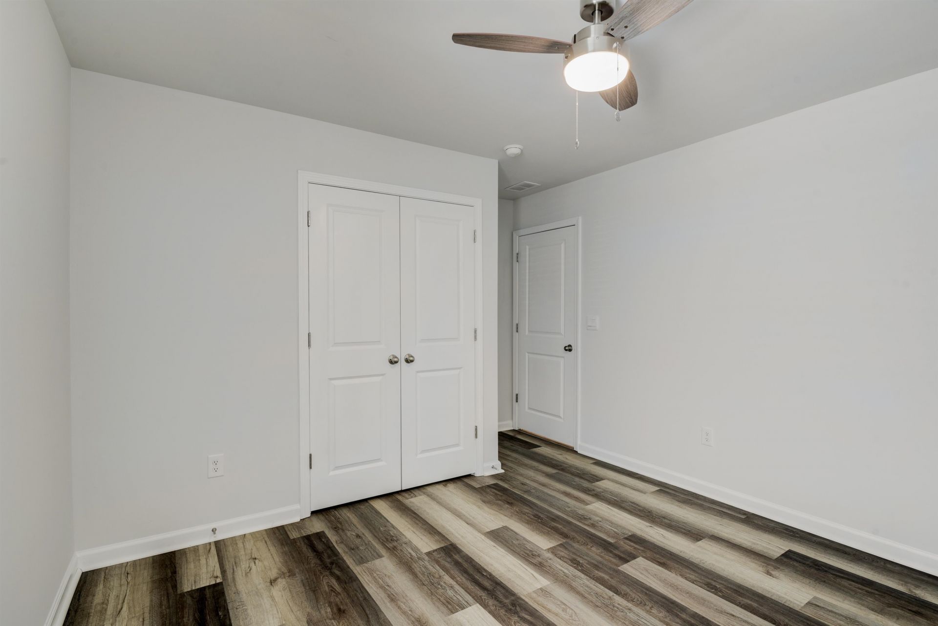 375 Logan St. Photo 23
