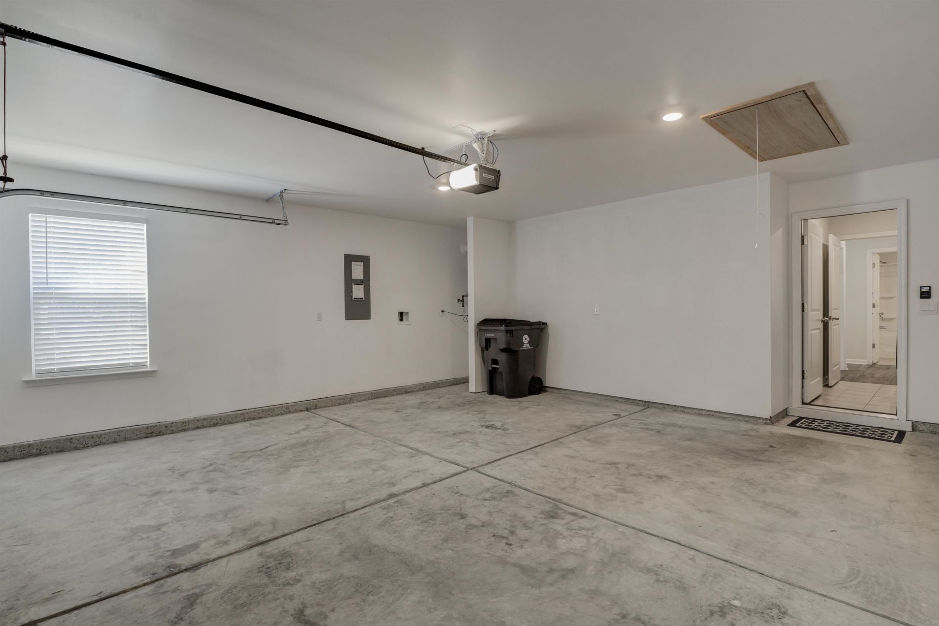 375 Logan St. Photo 31