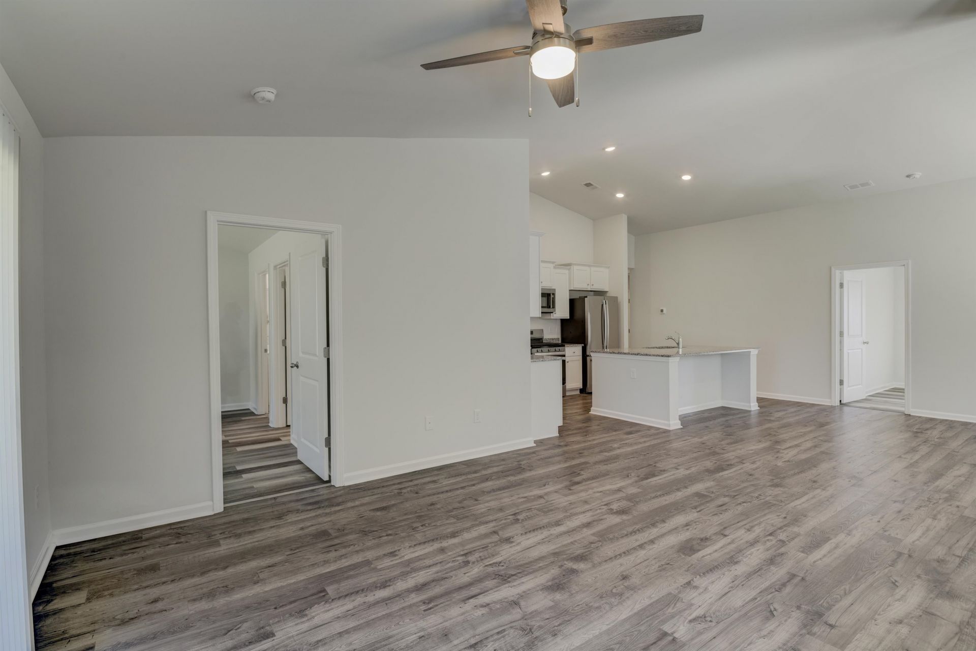 375 Logan St. Photo 8