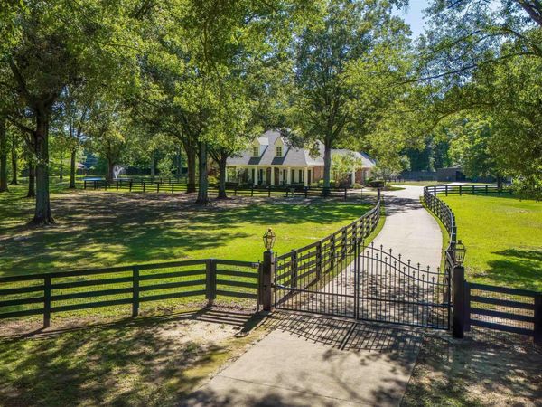 19919 Tucker Rd, Zachary, LA 70791