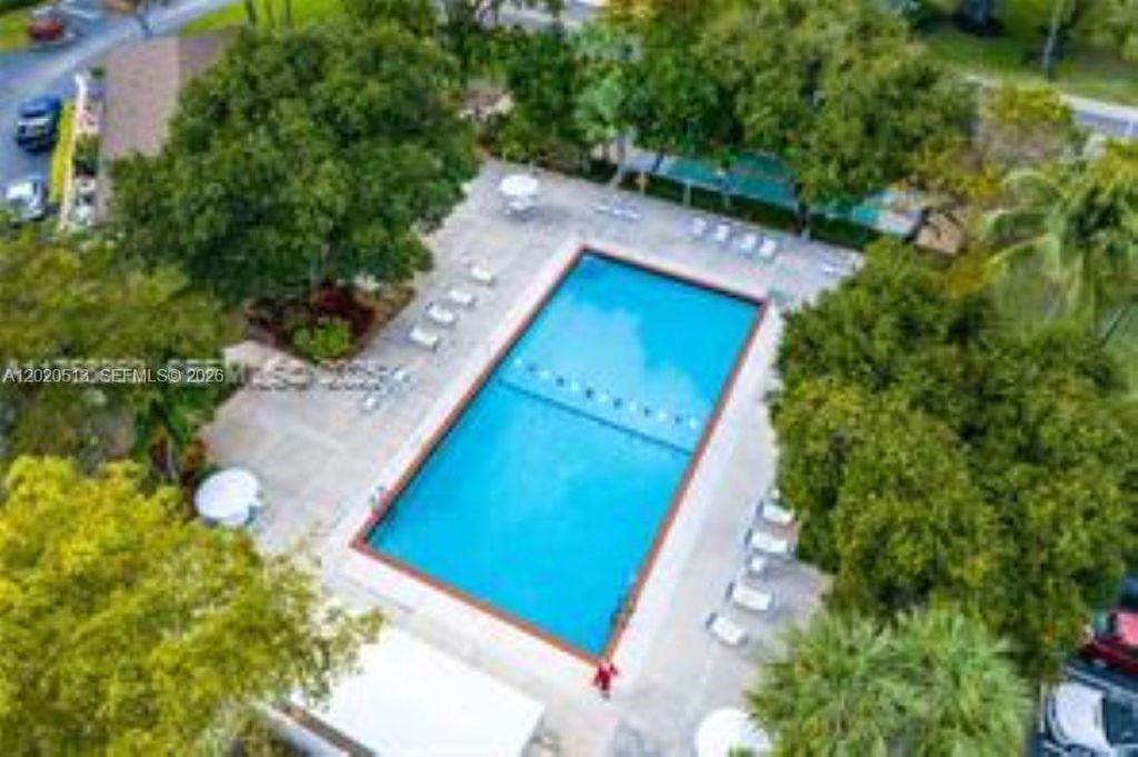 3800 Oaks Clubhouse Dr, Unit 307, Pompano Beach, FL 33069 Photo