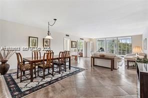 3800 Oaks Clubhouse Dr , Unit 307, Pompano Beach, FL 33069 Photo