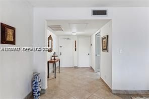 3800 Oaks Clubhouse Dr , Unit 307, Pompano Beach, FL 33069 Photo
