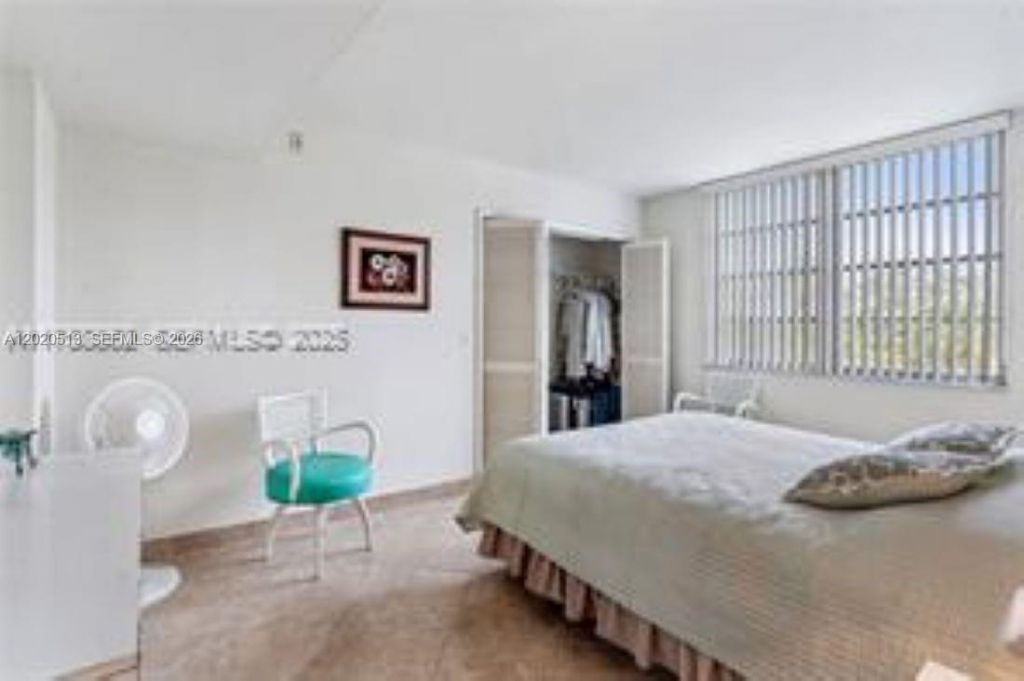 3800 Oaks Clubhouse Dr, Unit 307, Pompano Beach, FL 33069 Photo