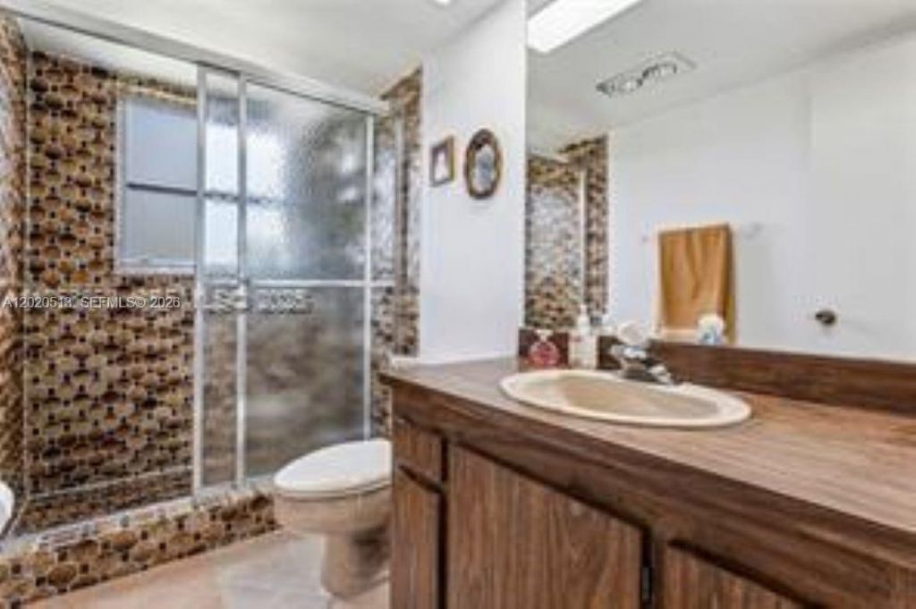 3800 Oaks Clubhouse Dr, Unit 307, Pompano Beach, FL 33069 Photo