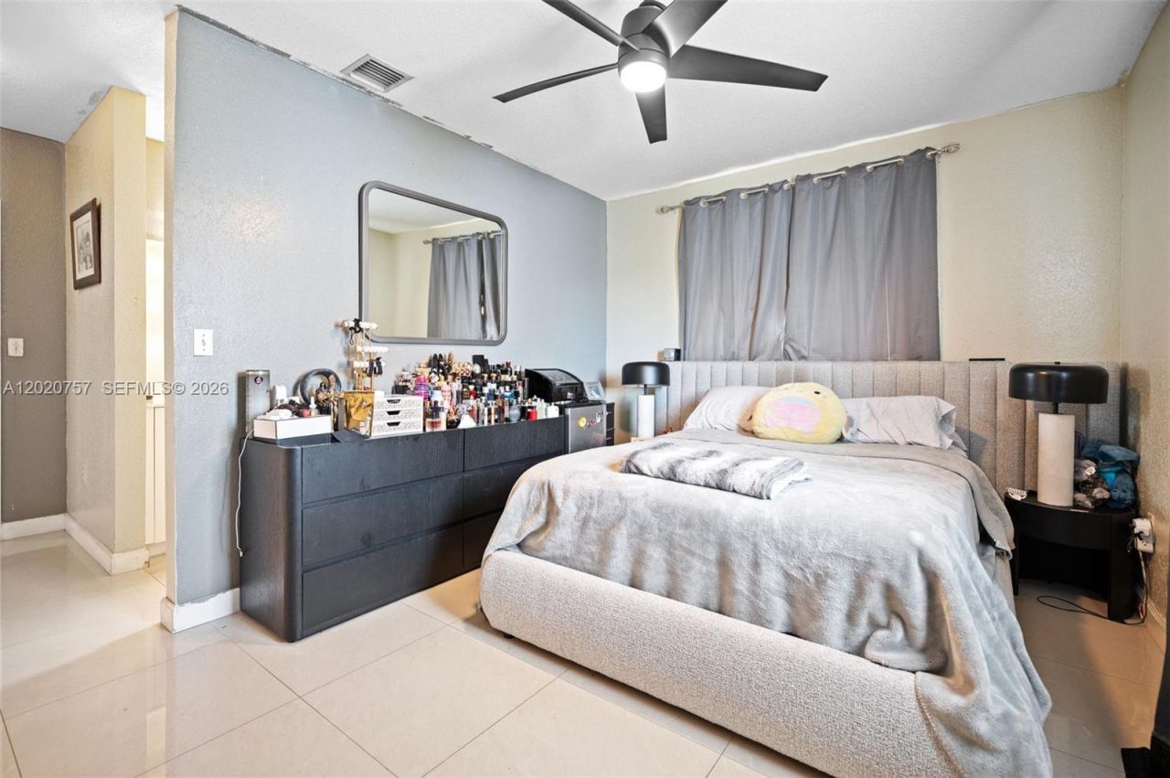 255 E 3rd St, Unit 1, Hialeah, FL 33010 Photo
