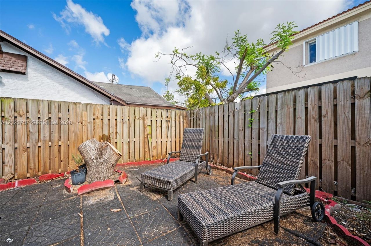 255 E 3rd St, Unit 1, Hialeah, FL 33010 Photo