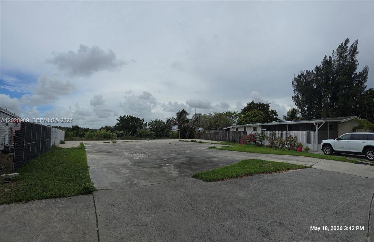 21740 NW 1st St , Pembroke Pines, FL 33029 Photo
