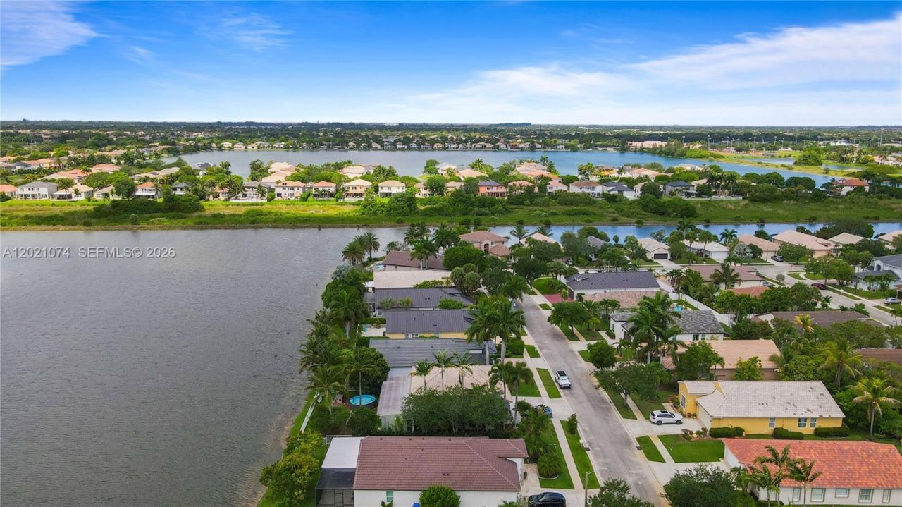 16350 SW 11th St, Pembroke Pines, FL 33027 Photo