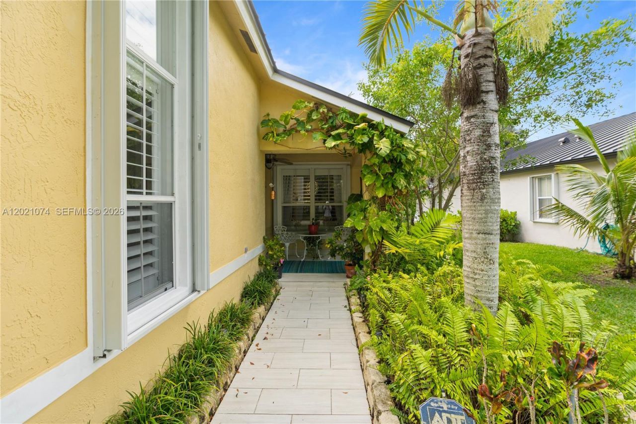 16350 SW 11th St, Pembroke Pines, FL 33027 Photo