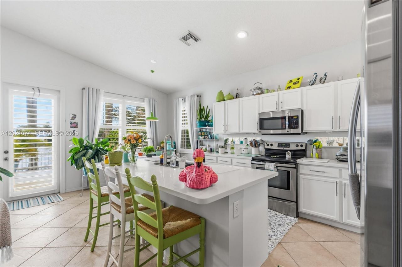 16350 SW 11th St, Pembroke Pines, FL 33027 Photo