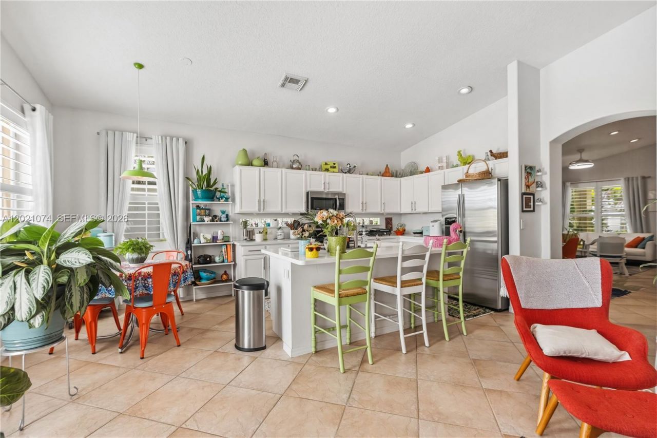 16350 SW 11th St, Pembroke Pines, FL 33027 Photo