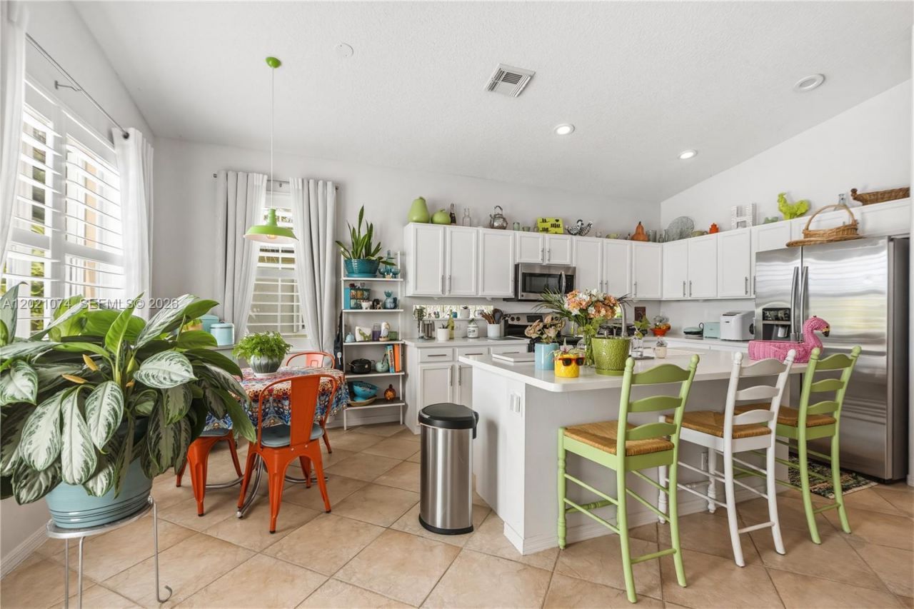 16350 SW 11th St, Pembroke Pines, FL 33027 Photo